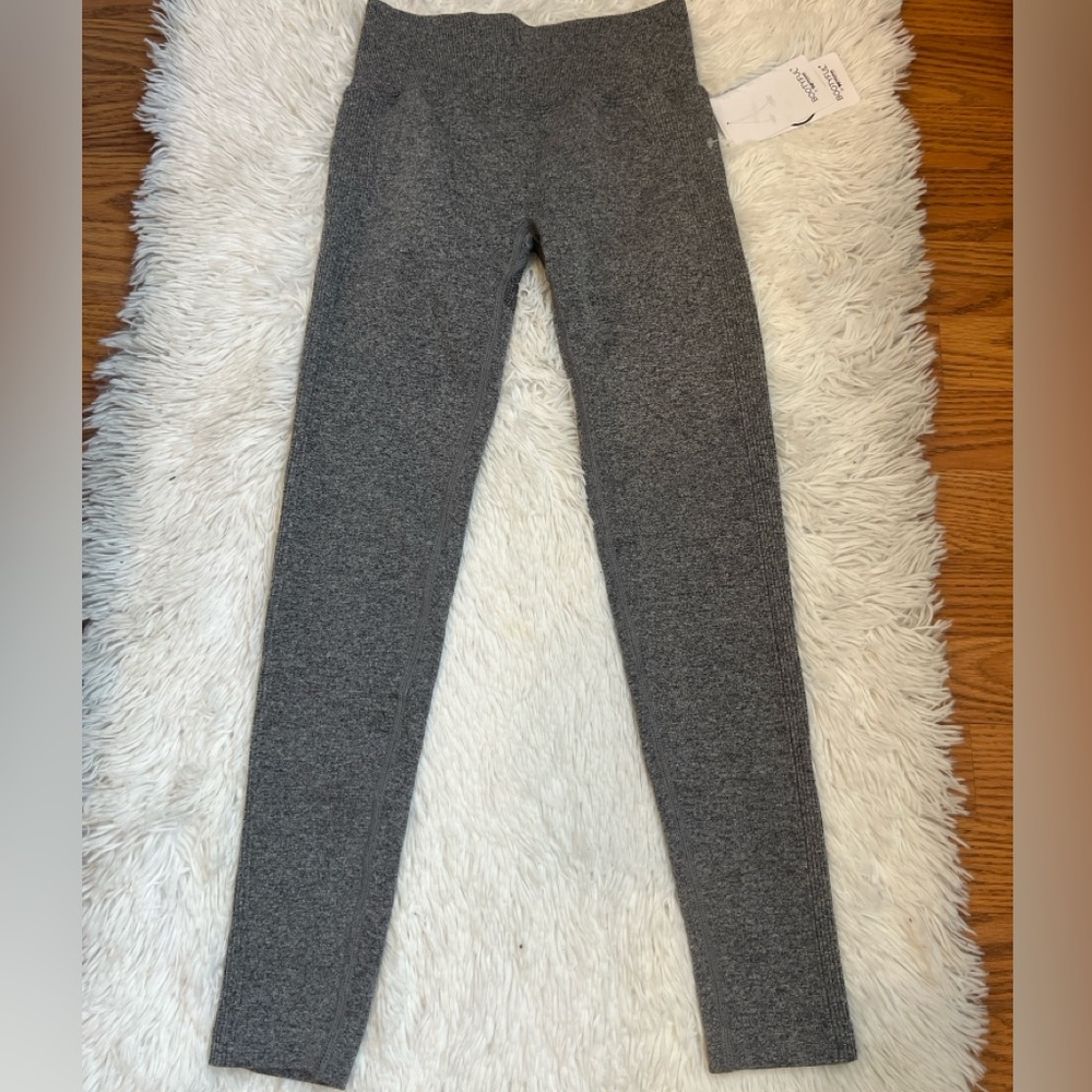 Bootyful by 90 Degree gray Leggings